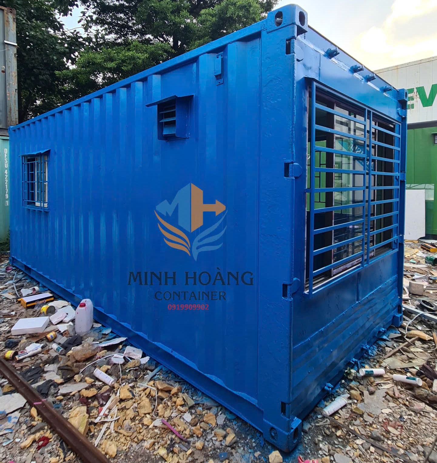 Nhà container 20 feet gia công mới trang bị điện đèn đầy đủ